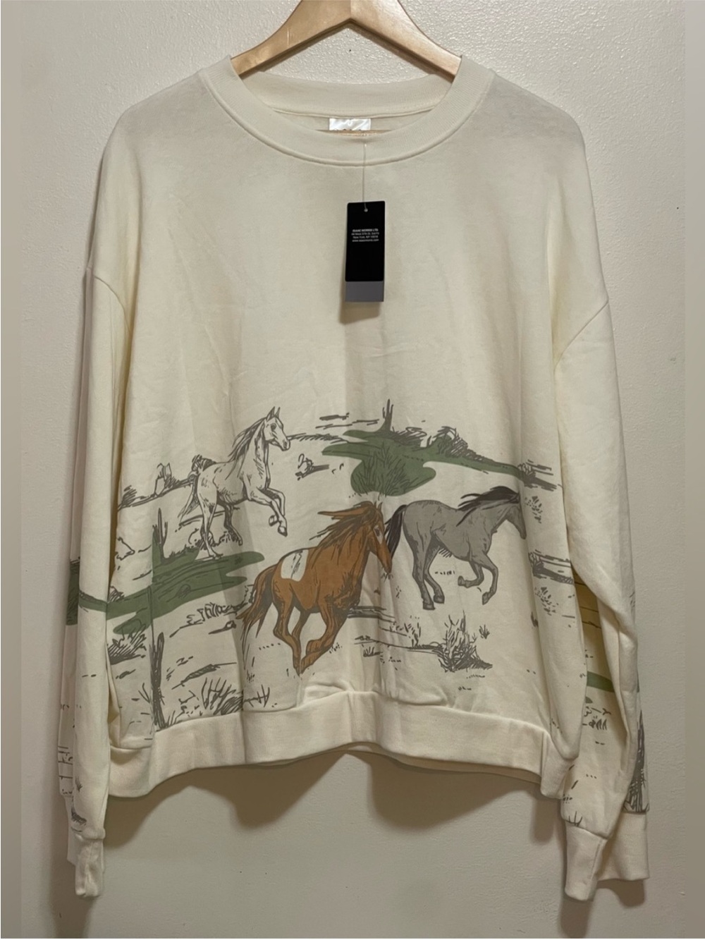 IML Women's Cream Horse-Graphic Crewneck Sweater